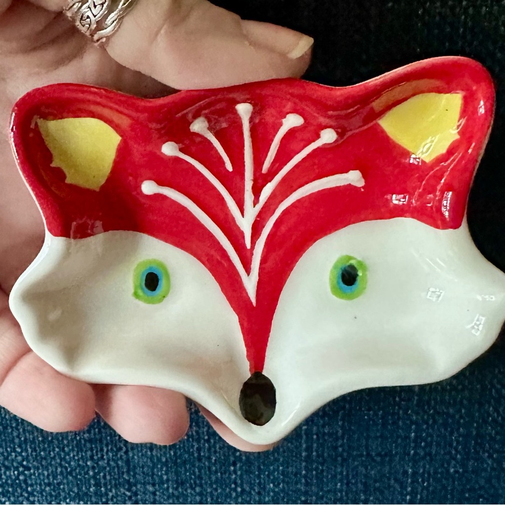 NWOT Red & White Fox Ceramic Jewelry Dish - ADORABLE!! π§‘β€οΈπ¦π€π¦β€οΈπ§‘
